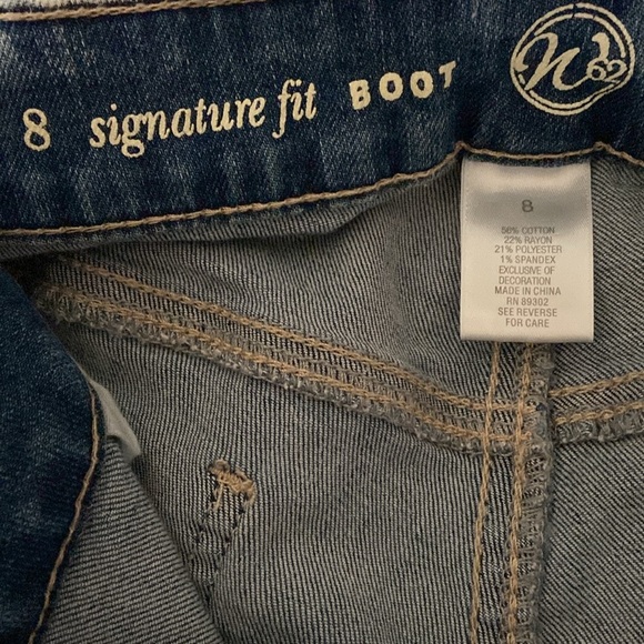 W62 Women’s Floral Embroidered Boot Cut Denim Jeans Size 8 Cotton Blend - Picture 6 of 7